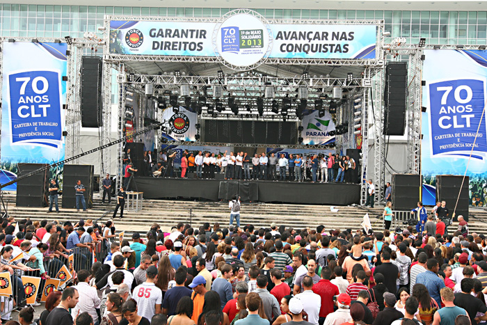 1º de Maio Solidário da Força Sindical PR tem público de mais de 100 mil pessoas em Curitiba